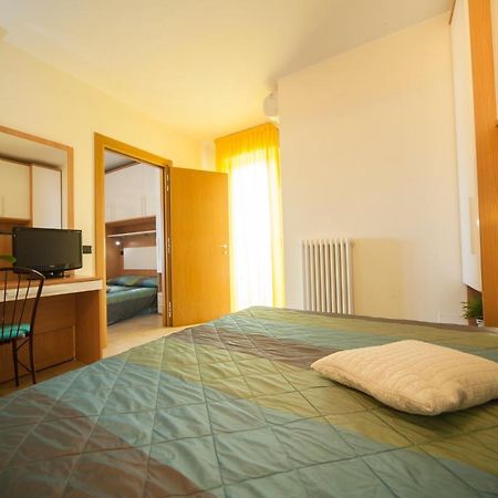 Residence Il Capodoglio Римини Экстерьер фото