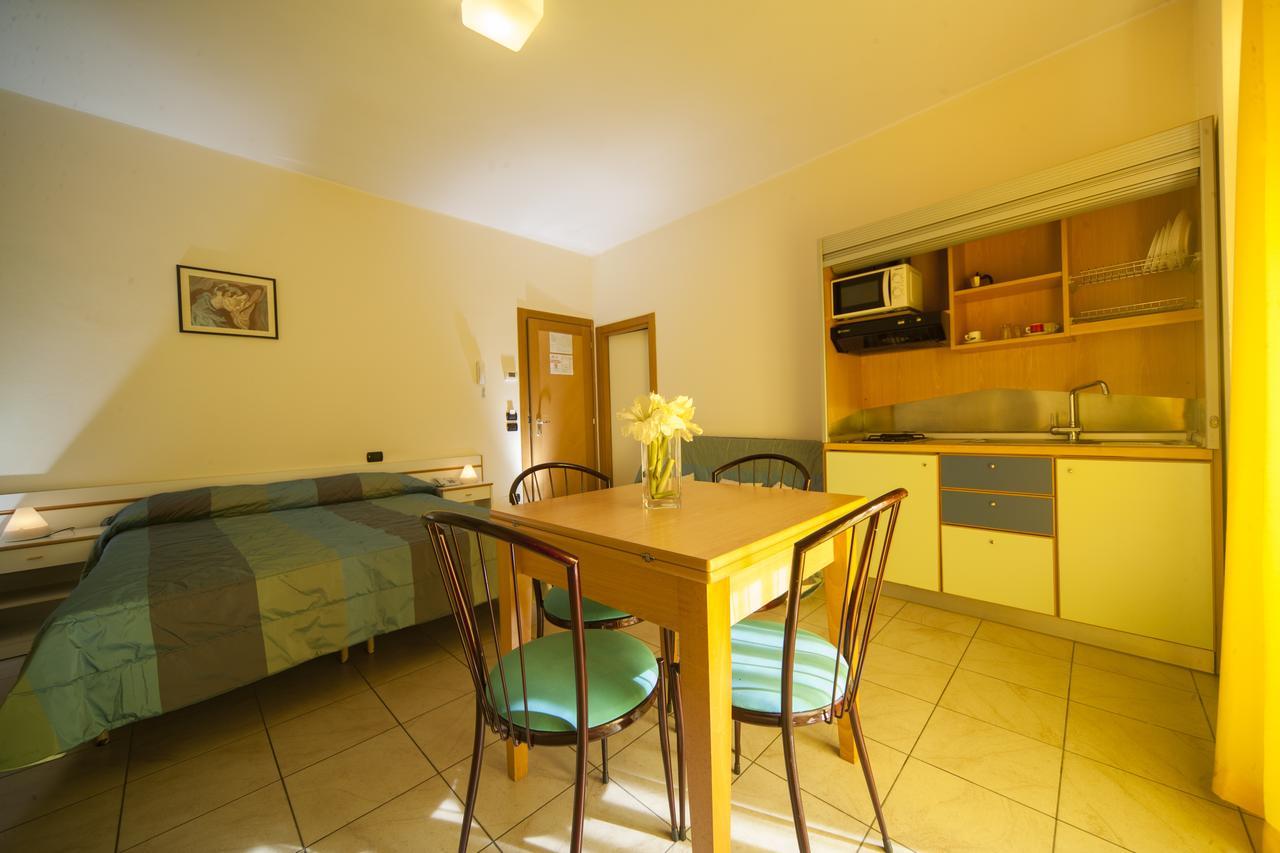 Residence Il Capodoglio Римини Экстерьер фото