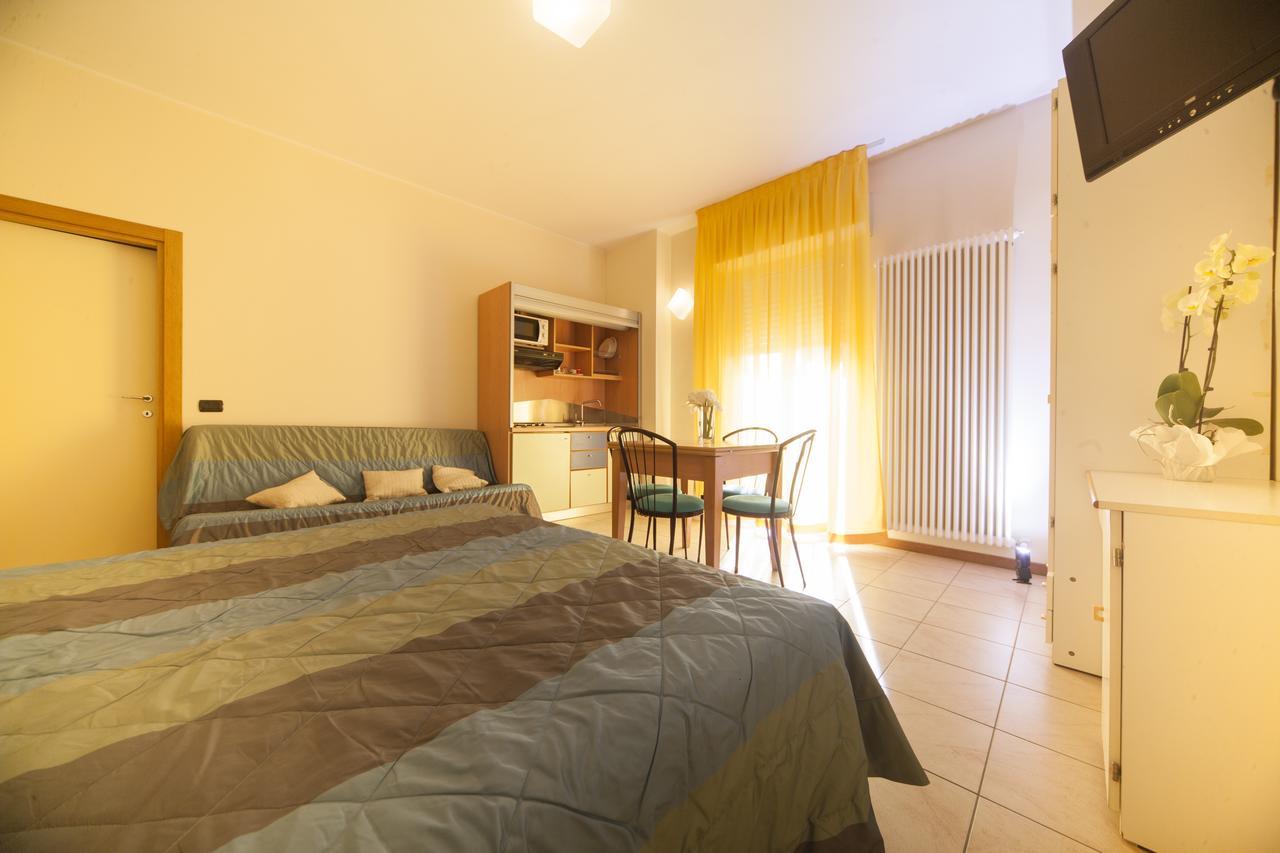 Residence Il Capodoglio Римини Экстерьер фото